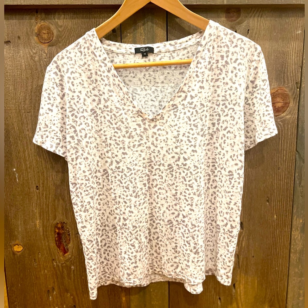 Rails Cara V Neck “Watercolor Cheetah” Tee XS